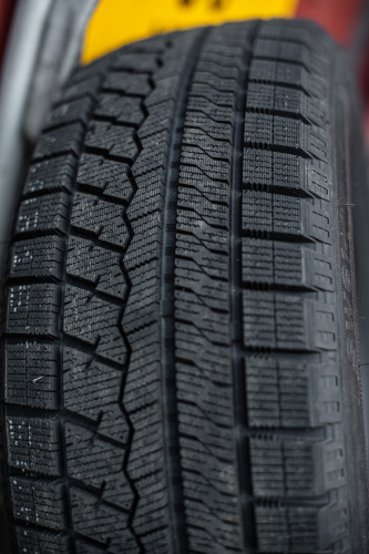 фото протектора и шины Ice Blazer Arctic Шина Sailun Ice Blazer Arctic 225/45 R17 94H